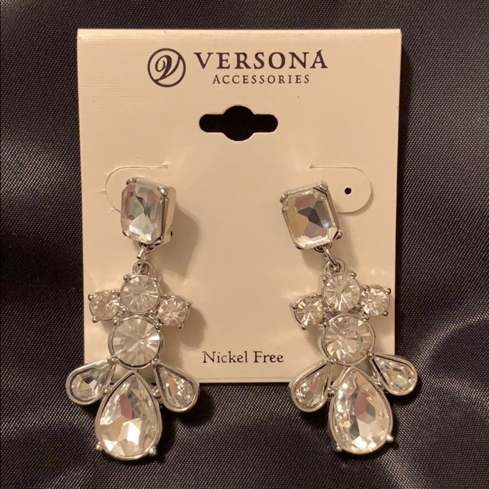 Brand new dangle earrings- nickel free